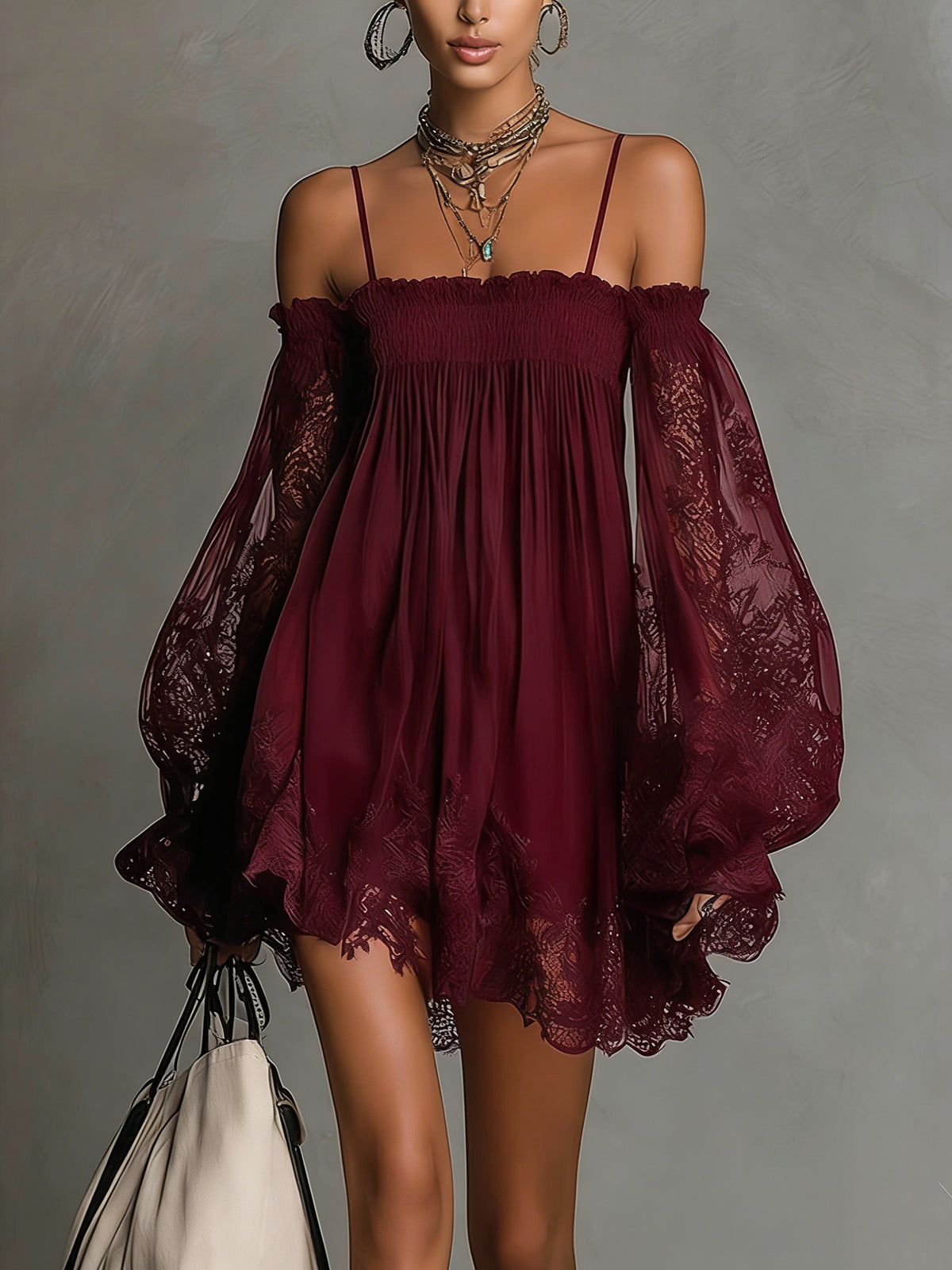 ROBE COURTE NAOMI À MANCHES TRANSPARENTES