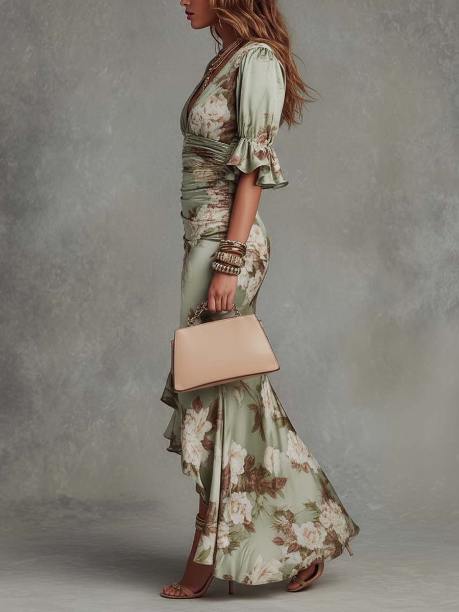 ROBE LONGUE ASYMÉTRIQUE AMARA, SATIN VERT COL EN V MANCHES BOUFFANTES FLORALE